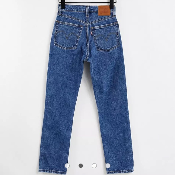 Levi’s 501 High Rise Rip Knee Straight Leg Crop